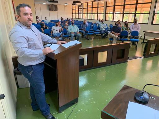 Leandro Roberto Silva, chefe do Departamento de Documentação Eletrônica, foi nomeado diretor da Egel