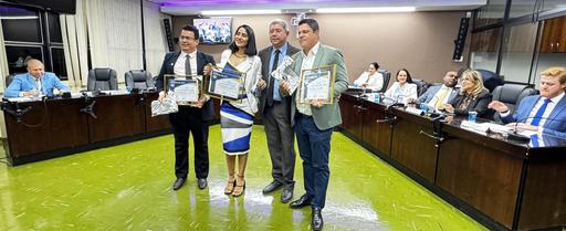 Vereador Carlone Assis e os advogados Bruna Assis, Luiz Fernando e Sebastião Neto