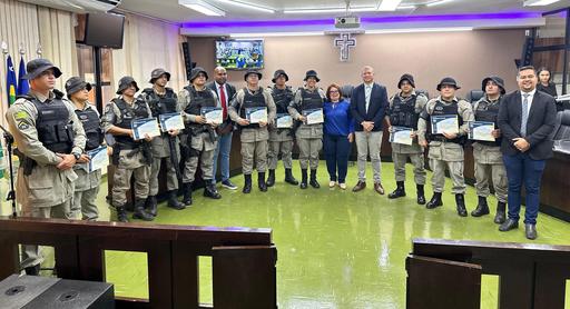 Integrantes da 7ª Companhia receberam moções de aplauso em sessão solene