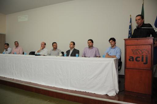 Foi realizada, no dia 13 de maio de 2013, uma audiência pública para discutir a duplicação da BR-364, entre Jataí e Santa Rita do Araguaia