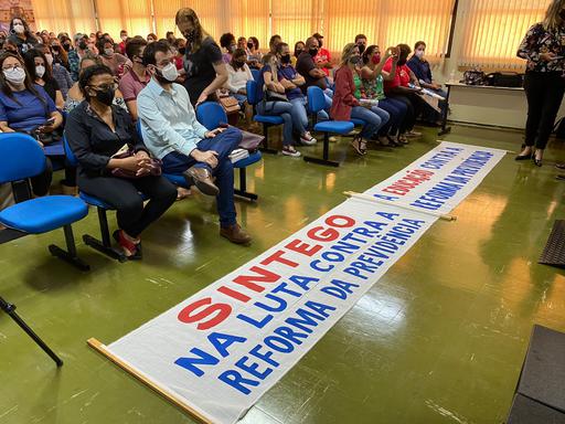 O plenário foi ocupado principalmente por servidores da educação