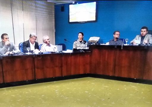 Ao final de quase quatro horas de debates, os participantes da audiência pública sobre a situação das nascentes, das minas e dos olhos d'água de Jataí concordaram em formar um grupo de trabalho que vai elaborar propostas e diretrizes visando proteger os mananciais do município