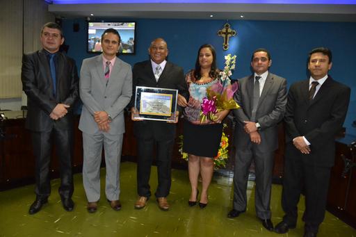 Comerciante do ramo de frutas, José da Silva Cirino nasceu em São Paulo, mas está em Jataí desde 2002. A homenagem foi proposta pelo vereador Mauro Bento Filho e aprovada pelos demais parlamentares