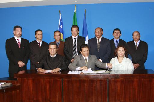 Acontece nesta quinta-feira, dia 9, a partir das 20 horas, no plenário do legislativo municipal, a eleição da nova mesa diretora da Câmara Municipal de Jataí. Duas chapas foram registradas para disputar o pleito. Na corrida pela presidência estão os vereadores Geovaci Peres de Castro e Nelson Antônio da Silva. O vencedor vai substituir Gênio Eurípedes a partir do próximo dia 1º de janeiro, para um mandato de dois anos.
