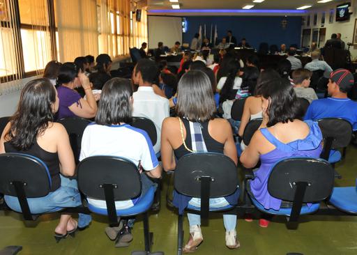 Estão previstas para os dias 21, 22 e 23, com início marcado para as 14 horas, as últimas sessões ordinárias da Câmara Municipal de Jataí no mês de junho de 2016. A entrada é franca no plenário João Justino de Oliveira, mas quem não tiver condições de comparecer poderá acompanhar tudo ao vivo pela TV ou pela Rádio Câmara