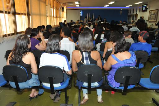 Será realizada nesta terça-feira, dia 25, a partir das 14 horas, no plenário João Justino de Oliveira, a primeira sessão ordinária da última temporada de sessões da Câmara Municipal de Jataí neste mês. Compareça. A entrada é franca. Ou acompanhe tudo ao vivo pela Rádio ou TV Câmara.