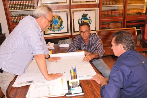 Ilton Justino pede ajuda para recuperação de estrada localizada no município de Jataí, mas que sempre teve sua manutenção feita pela prefeitura da cidade vizinha
