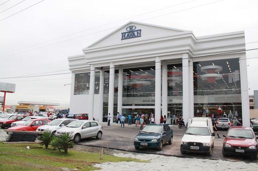 Empresa catarinense, que possui 73 lojas de departamentos em vários estados, confirmou o investimento em Jataí. Depois da fábrica de refrigerantes Arco Íris, é mais uma conquista da Câmara Municipal em parceria com a prefeitura, por meio da Secretaria de Indústria e Comércio, na missão de buscar novas empresas para gerar mais empregos e riquezas no município