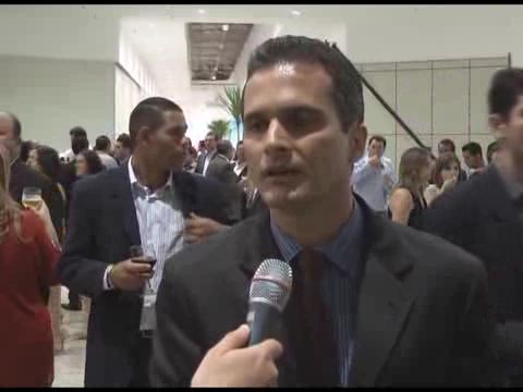 O vereador Mauro Bento Filho parabeniza o grupo J. Cruzeiro e o Bretas (grupo São Francisco) pela construção do Jatahy Shopping