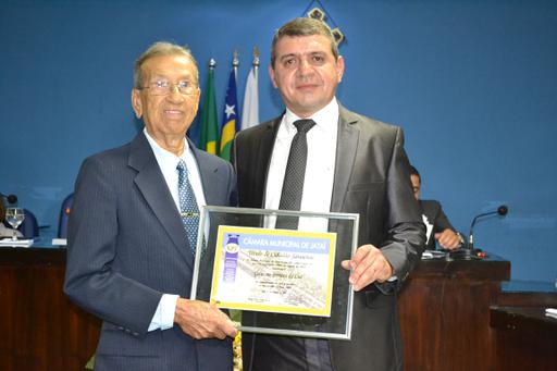Ex-servidor público, Germano Ferreira da Luz trabalhou com os prefeitos Dorival de Carvalho e César de Almeida Melo. Foi o responsável pelo início do asfaltamento das ruas da cidade. Proposta pelo presidente da Câmara, Marcos Antônio, a entrega do título foi aprovada por todos os vereadores