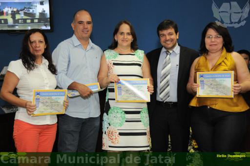 Para celebrar a passagem do Dia do Professor, a Câmara Municipal de Jataí realizou, no último dia 30 de outubro, uma sessão solene para entrega do título Professor Paulo Freire a 41 professores do município. A homenagem foi proposta pelo vereador Vinícius Luz como forma de reconhecimento pelo trabalho desenvolvido por esses profissionais