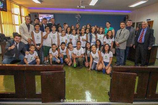 Alunos do Instituto Presbiteriano Samuel Graham compareceram ao plenário