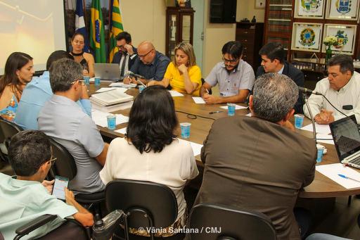 Vereadores ouviram técnicos do executivo e independentes, além de procuradores e representantes de entidades