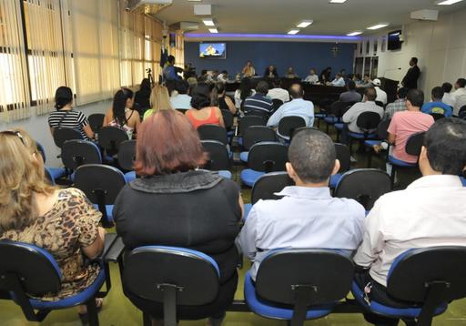 Nessa data acontecerá uma reunião, a partir das 9 horas da manhã, no plenário João Justino de Oliveira, entre os vereadores e o secretário Municipal de Saúde, Amilton Fernandes Prado. A entrada também será franqueada à população em geral