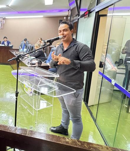 O cantor Wiker Ferraz solicitou apoio aos seus projetos sociais