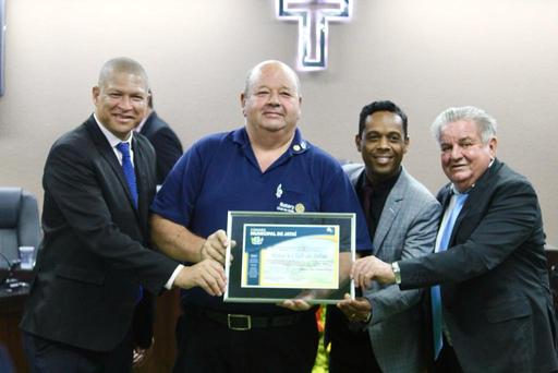 Solenidade celebrou o jubileu de ouro do clube de serviços no município