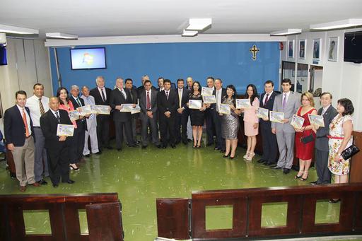 No dia 8 de setembro foi realizada uma sessão solene para celebrar o Dia do Advogado, que é comemorado pela categoria em 11 de agosto. Proposta pelo vereador Vinícius Luz, a solenidade promoveu a entrega de títulos de honra ao mérito a 30 advogados militantes em Jataí