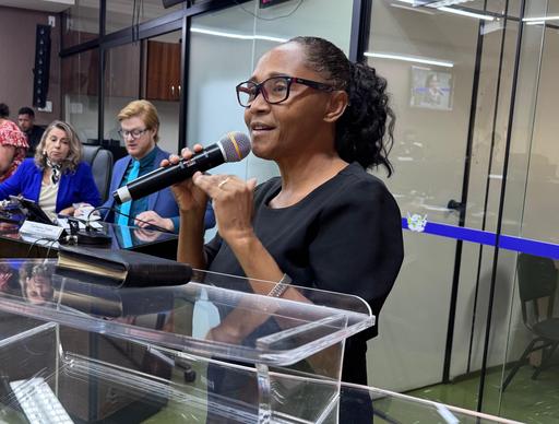 Jessilene Santos agradeceu à Câmara, em nome da Casa de Apoio Maná de Deus, pela doação de um carro