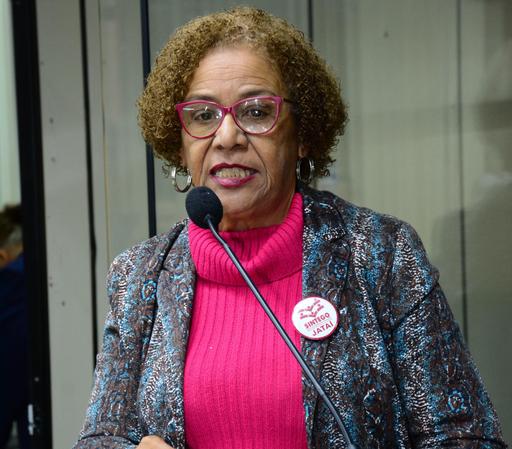 Presidente do Sintego de Jataí, Rosa Helena enfatizou a questão dos profissionais da educação