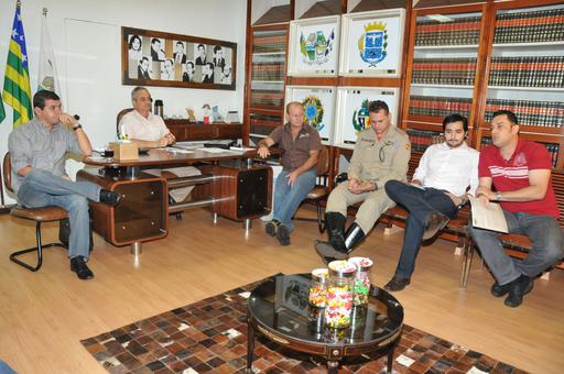 Grupo de trabalho vai coletar sugestões a serem entregues ao prefeito para que o executivo municipal envie à Câmara um projeto de lei com o objetivo de melhorar a segurança no lago Bonsucesso e em todos os outros lagos, rios e demais cursos d'água de Jataí. Várias sugestões foram dadas durante reunião realizada no último dia 21.