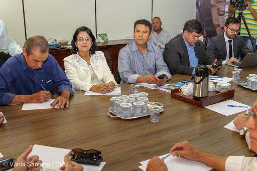 Durante mais de três horas, Luiz Carlos Bandeira respondeu a todos os questionamentos dos parlamentares