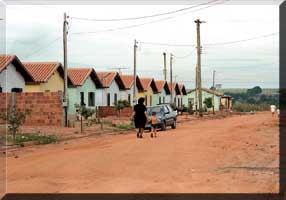 Moradores das ruas 17 e 21 e da Avenida Perimetral do Bosque sonham com o asfaltamento dessas vias