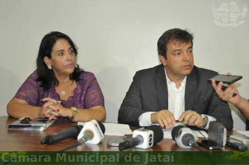 Prefeito eleito divulgou nomes que comporão o primeiro escalão de seu governo (2017-2020) e anunciou algumas medidas para equilibrar as finanças do município. Haverá corte de 20% no número de servidores comissionados. Contribuição sobre iluminação pública será proposta à Câmara Municipal
